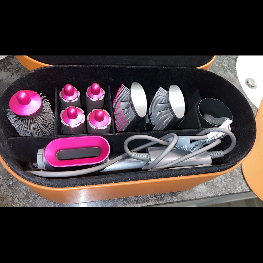 Dyson Airwrap Blowdryer